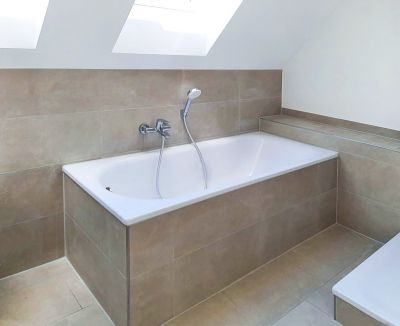 Bad mit Badewanne