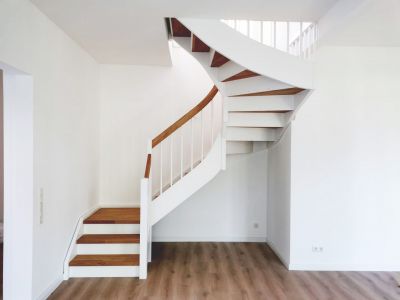 Treppe im Wohnraum nach Sanierung