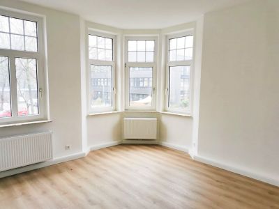 Wohnraum mit Erker nach Sanierung