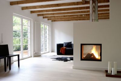 Wohnraum mit Kamin